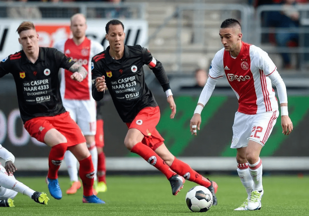 拉开肋部空 拉开肋部空